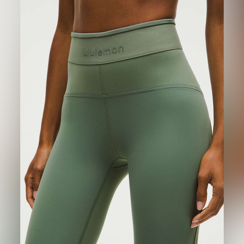 Lululemon License to Train High-Rise Tight 25" *Logo in Grey Eucalyptus, Size 8